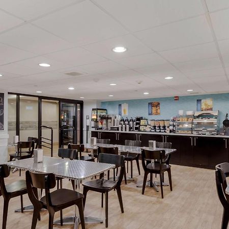 Best Western Plus Brooklyn Bay Hotel New York Exterior photo