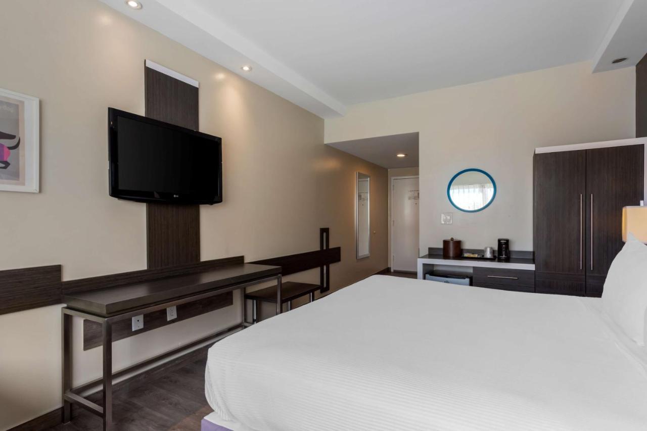 Best Western Plus Brooklyn Bay Hotel New York Exterior photo