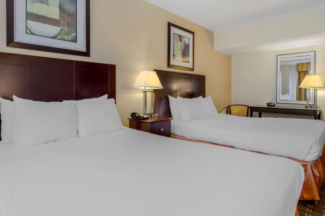 Best Western Plus Brooklyn Bay Hotel New York Exterior photo