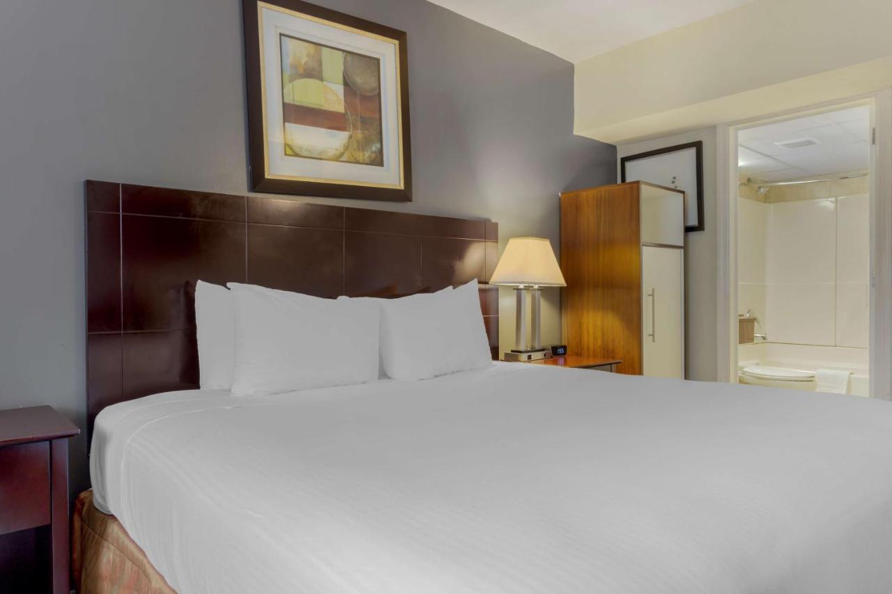 Best Western Plus Brooklyn Bay Hotel New York Exterior photo